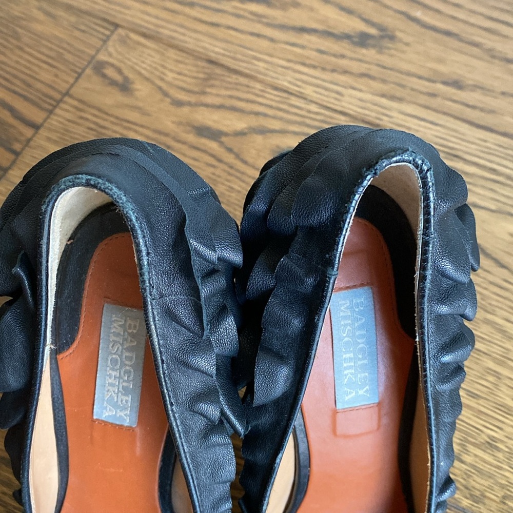 Badgley Mischka Tai Ruffle Pumps - Picture 5 of 8